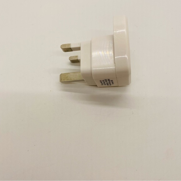 NWOT UK Travel Adapter US to UK/Ireland/Hong Kong/ Plug Adapter - Picture 8 of 8